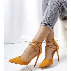 Brązowe szpilki z rzemykiem Glover 1