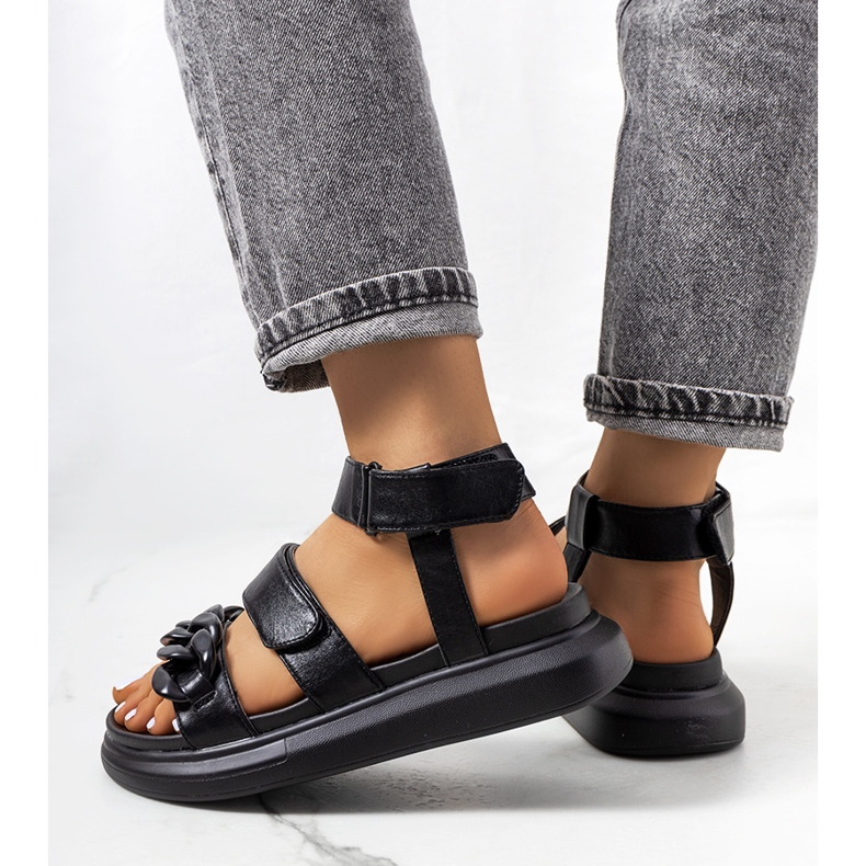 Czarne sandały na platformie Zepps 1