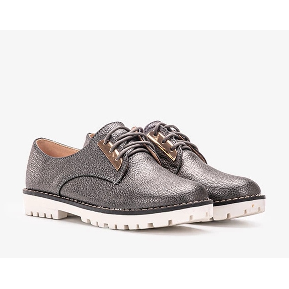 Czarne błyszczące półbuty dziecięce Runa 1