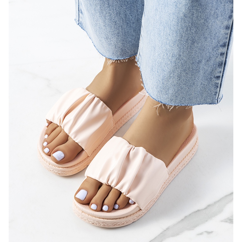 Różowe klapki na platformie Baldwin 1