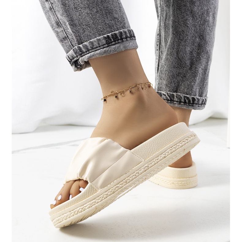 Beżowe klapki na platformie Baldwin beżowy 1