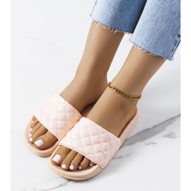 Różowe pikowane klapki Kate 1