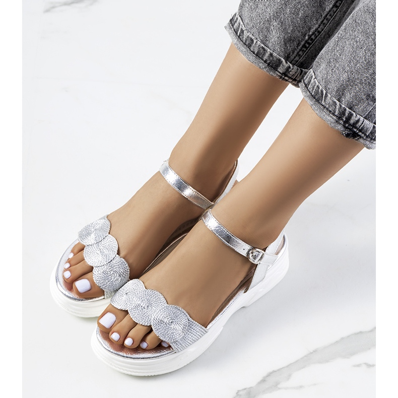 Srebrne sandały na platformie Nandy srebrny 1