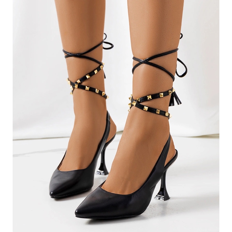 Czarne wiązane czółenka Nudar 1