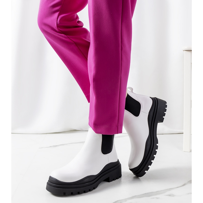 Białe botki na wysokiej podeszwie Wekey 1