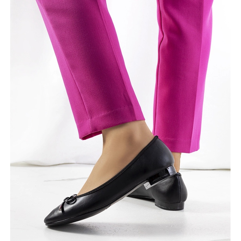 Czarne baleriny Bitsi 1