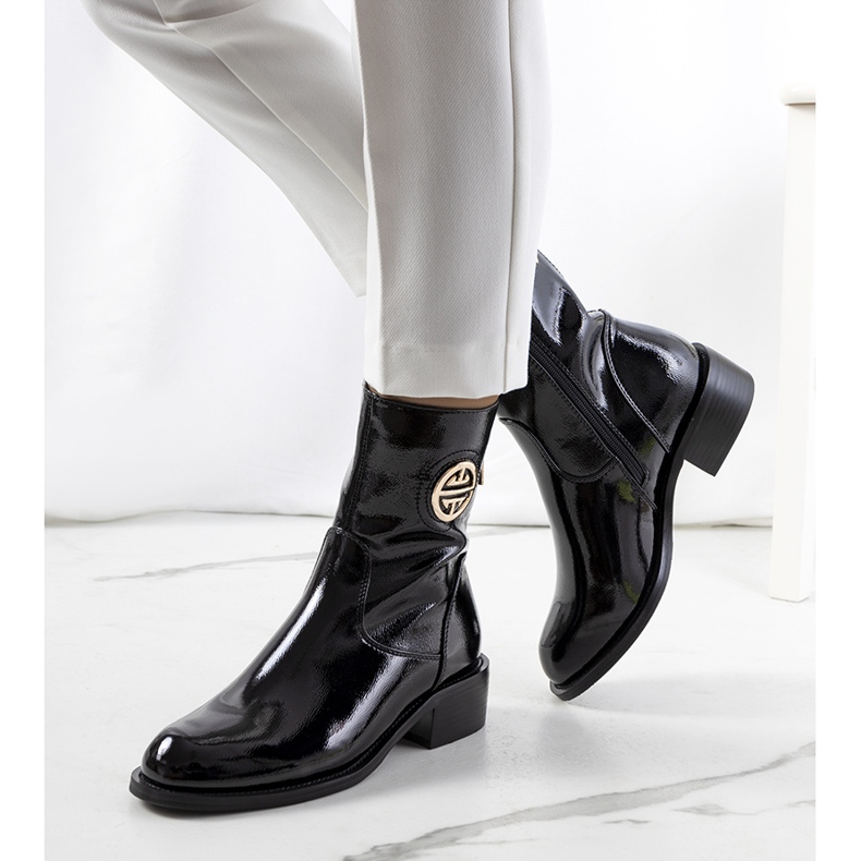 PA1 Czarne lakierowane botki Rodovia 1