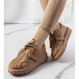 Beżowe sneakersy na rzepy Pates beżowy 1