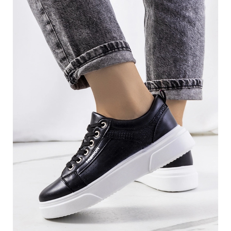 Czarne sneakersy na grubej podeszwie Luizjana 1