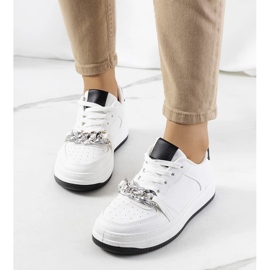Białe sneakersy z łańcuszkiem Maring 1