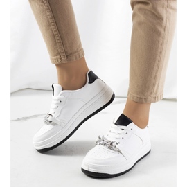 Białe sneakersy z łańcuszkiem Maring 2