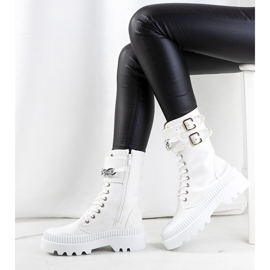 Białe trampki z łańcuchem Taus 1