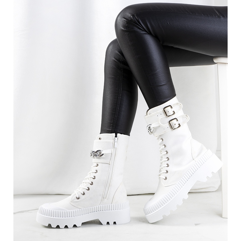 Białe trampki z łańcuchem Taus 1