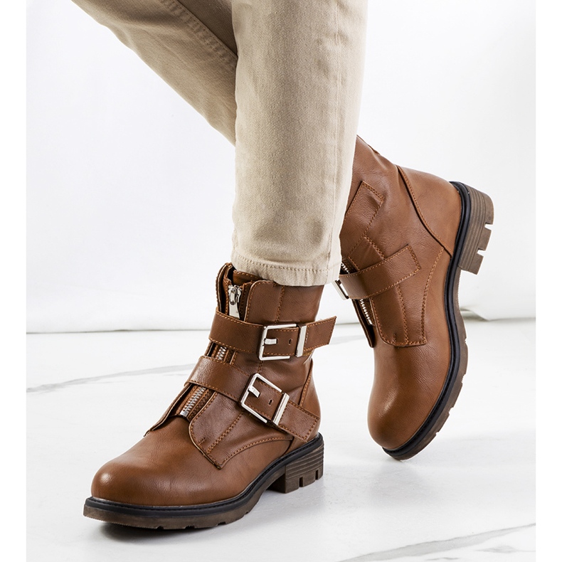 Brązowe botki Pilatti 1