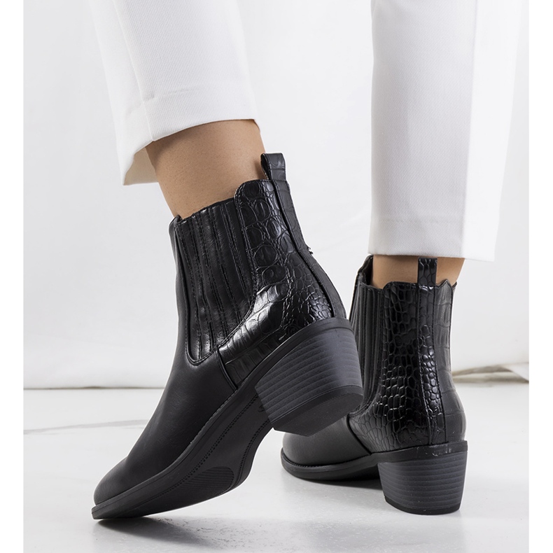 Czarne botki na obcasie Furtado 1