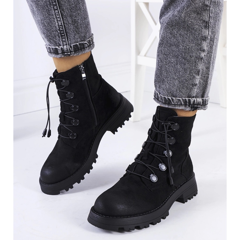 Czarne botki eko-zamsz Cesterfield 1