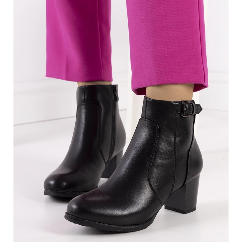 Czarne botki na niskim słupku Bogota 1