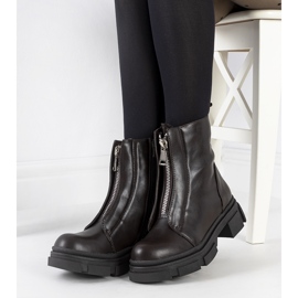 Brązowe botki z ozdobnym zamkiem Neal 2