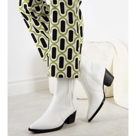 Białe kowbojki Bento 1