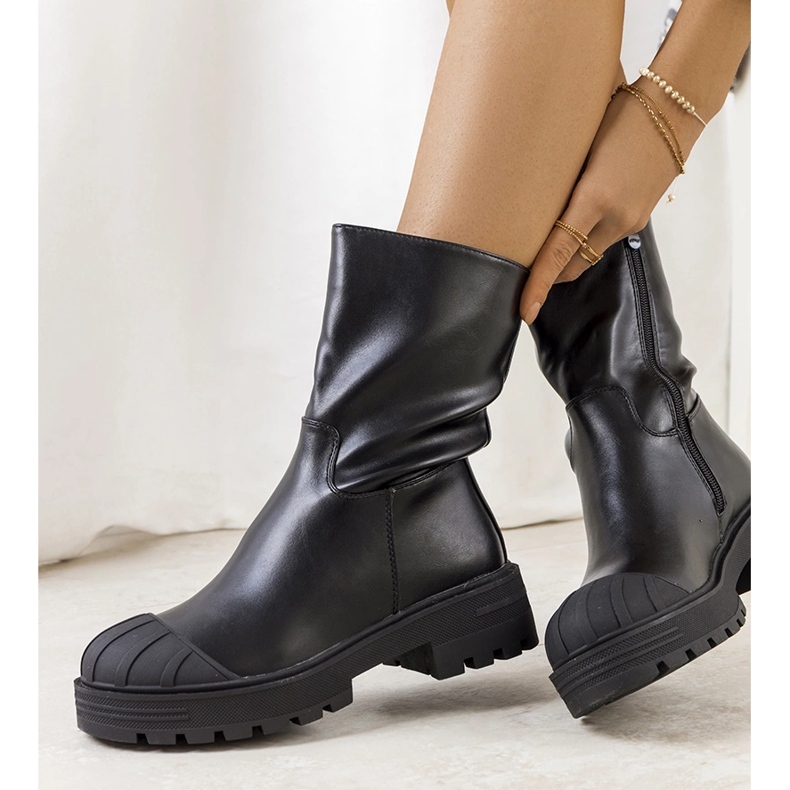 Czarne traperki Sville 1