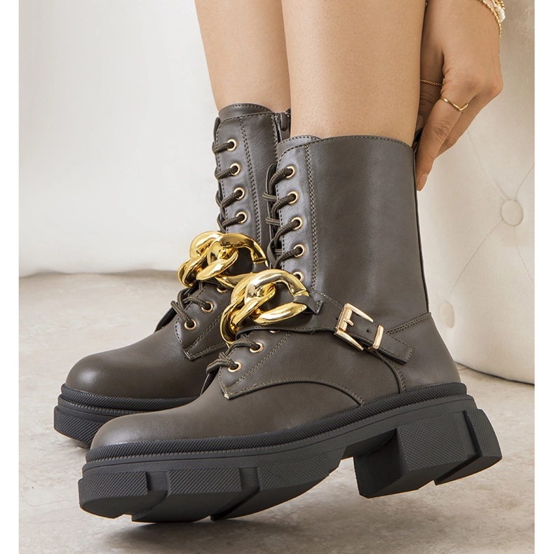 Zielone traperki z łańcuchem Iversen 1