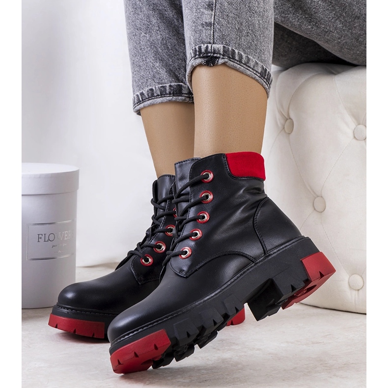 Czarne niskie traperki 1