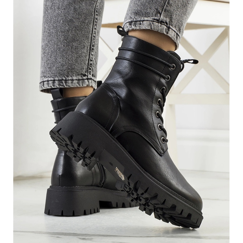 Czarne traperki Aleida 1