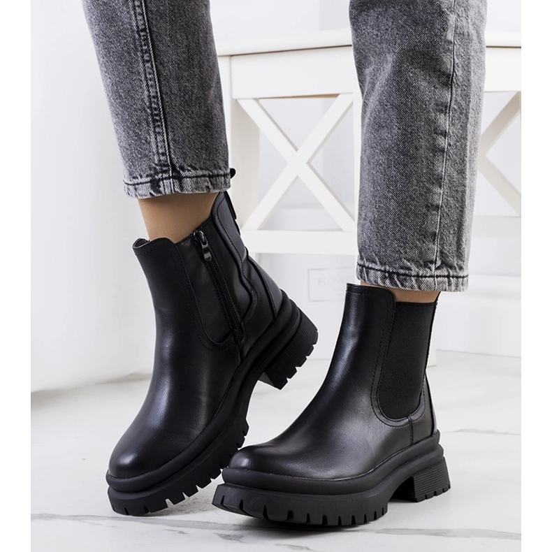 Czarne botki na platformie Alaina 1