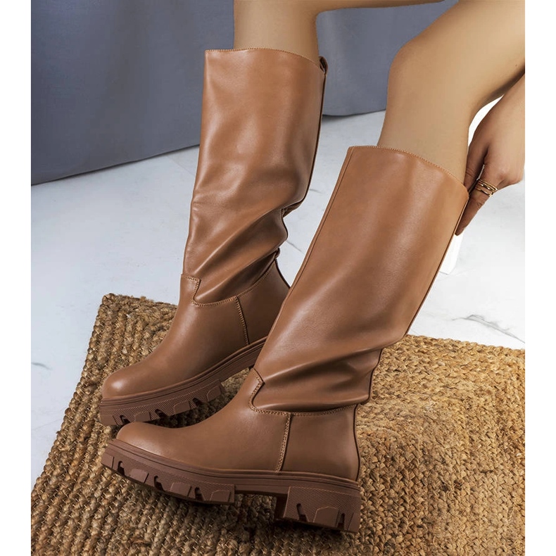 Brązowe ocieplane kozaki Romelio 1