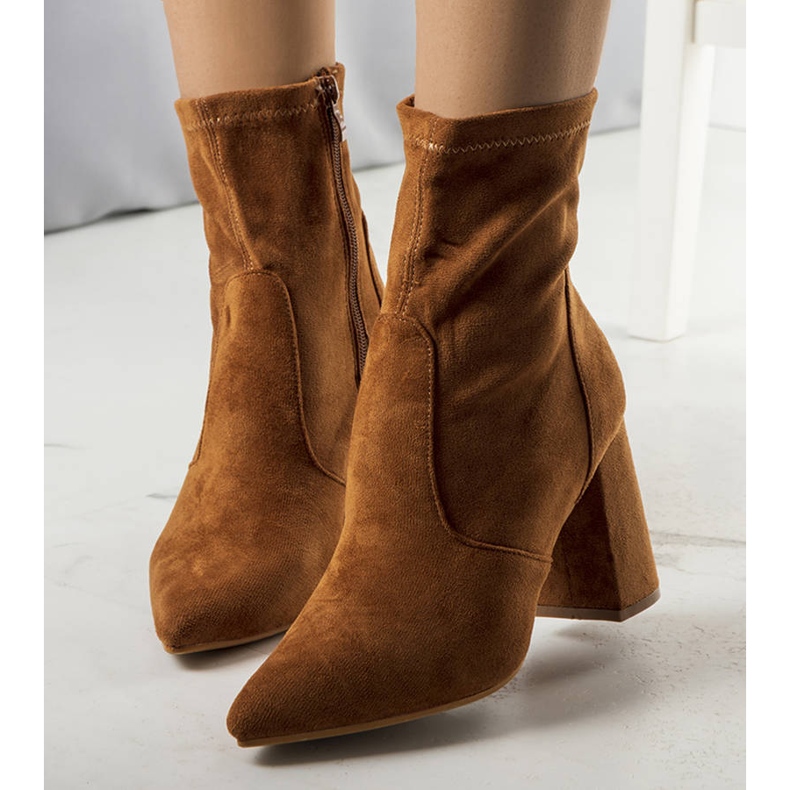 PA1 Camelowe botki na słupku Kensley brązowe 1