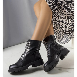 Czarne traperki z łańcuszkami Sylas 1