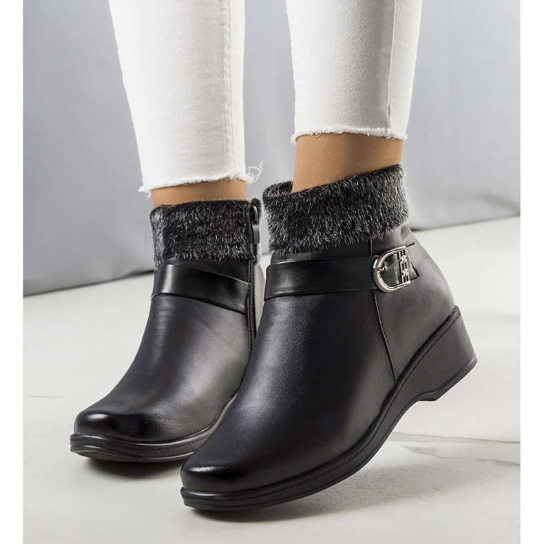 PA1 Czarne ocieplane botki na koturnie Bryson 1