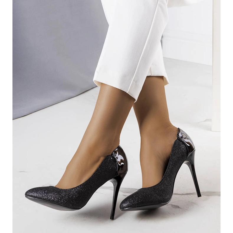 Czarne brokatowe czółenka Naina 1