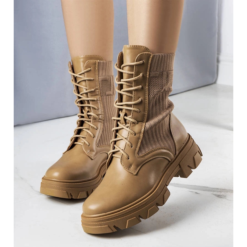 Brązowe traperki Kori 1