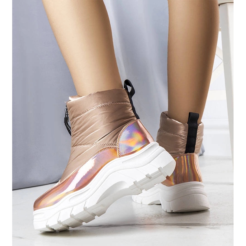 Złote lakierowane śniegowce Leonel złoty 1