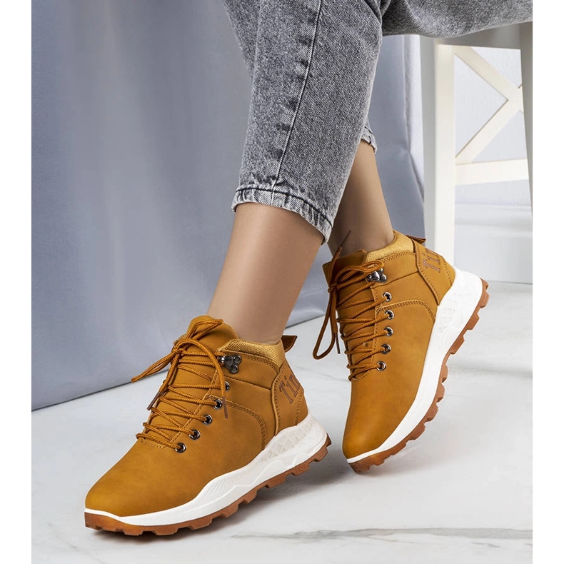 Brązowe ocieplane traperki damskie Adleri 1