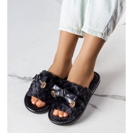 Czarne kapcie z kokardą Peter 1