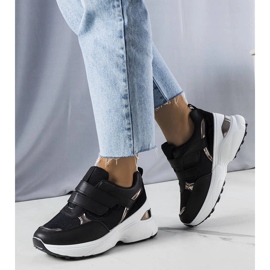 Czarne sneakersy na masywnej podeszwie Elsie 1