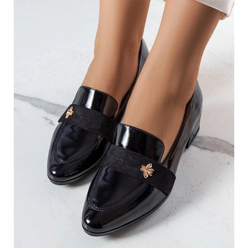 Czarne lakierowane czółenka Vinceza 1