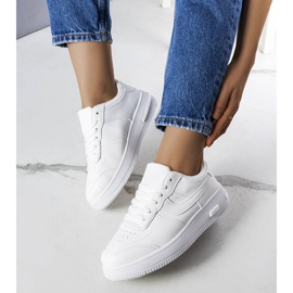 BM Białe sneakersy na grubej podeszwie Kim 1