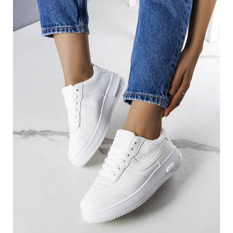 BM Białe sneakersy na grubej podeszwie Kim 1