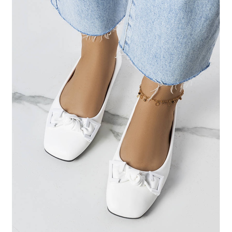 Białe balerinki z kokardką Tabitha 1
