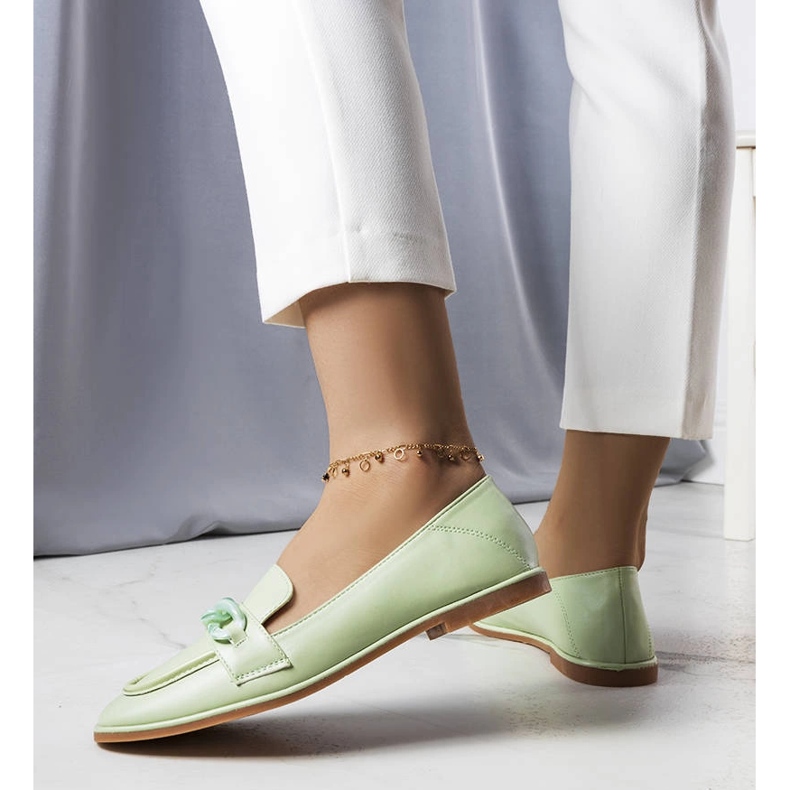 Zielone mokasyny zdobione łańcuchem Bobbie 1