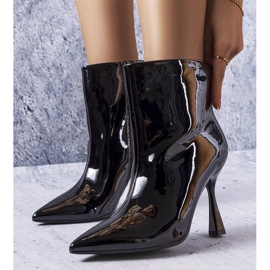 Czarne lakierowane botki na obcasie Mariette 1