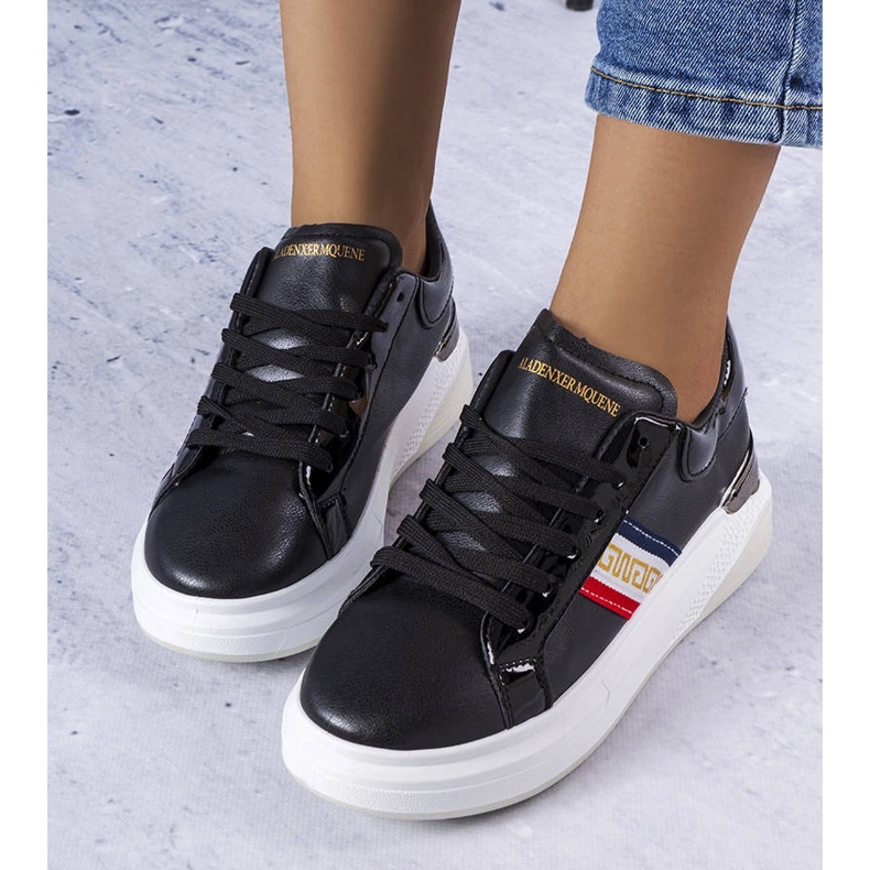 Czarne obuwie z lakierowanymi wstawkami Annot 1