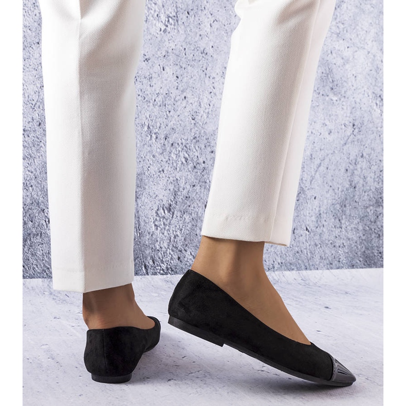 Czarne lakierowane balerinki Thibault 1