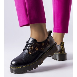 Czarne glany z brązowymi wstawkami Eugenia 1