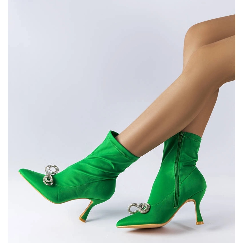 Zielone botki zdobione cyrkoniową kokardką Mars 2