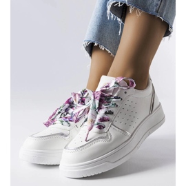 Białe sneakersy wiązane wstążką Pryor 1