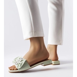 Zielone eleganckie klapki z cyrkoniami Fifi 1